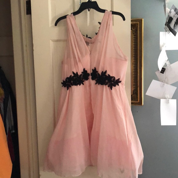 Pink dress - Picture 2 of 2